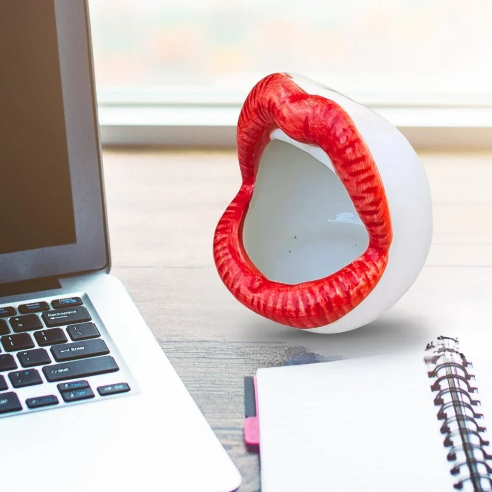 Trendy Lips Ceramic Organizer – Perfect for Jewelry, Makeup & More!
